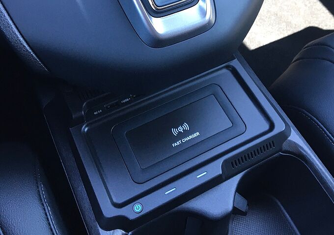 Qi Wireless Ladestation für CR-V ab Mod. 2018 Greuner-Exclusiv Zubehör! Qi Wireless Ladestation für CR-V ab Mod. 2018