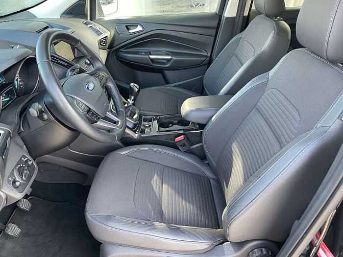 Ford Kuga Kuga 1.5 EcoBoost Titanium * AHK * Winterräder