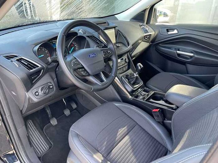 Ford Kuga Kuga 1.5 EcoBoost Titanium * AHK * Winterräder