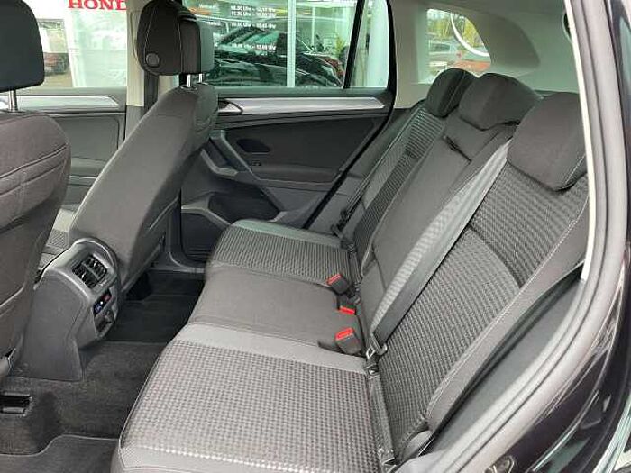 Volkswagen Tiguan Tiguan Diesel 2.0 TDI SCR DSG Life * AHK *