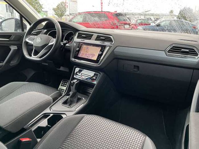 Volkswagen Tiguan Tiguan Diesel 2.0 TDI SCR DSG Life * AHK *
