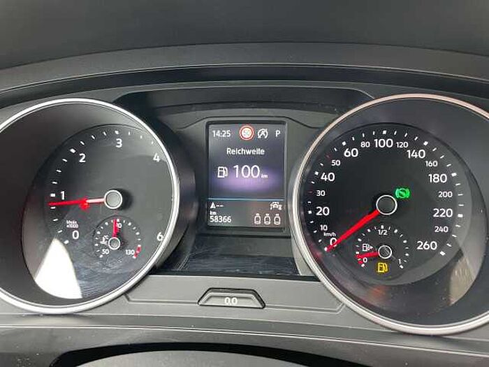 Volkswagen Tiguan Tiguan Diesel 2.0 TDI SCR DSG Life * AHK *
