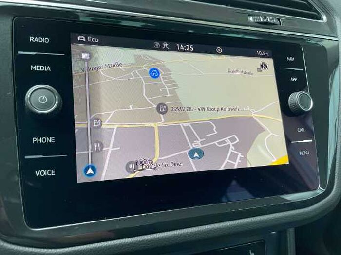 Volkswagen Tiguan Tiguan Diesel 2.0 TDI SCR DSG Life * AHK *