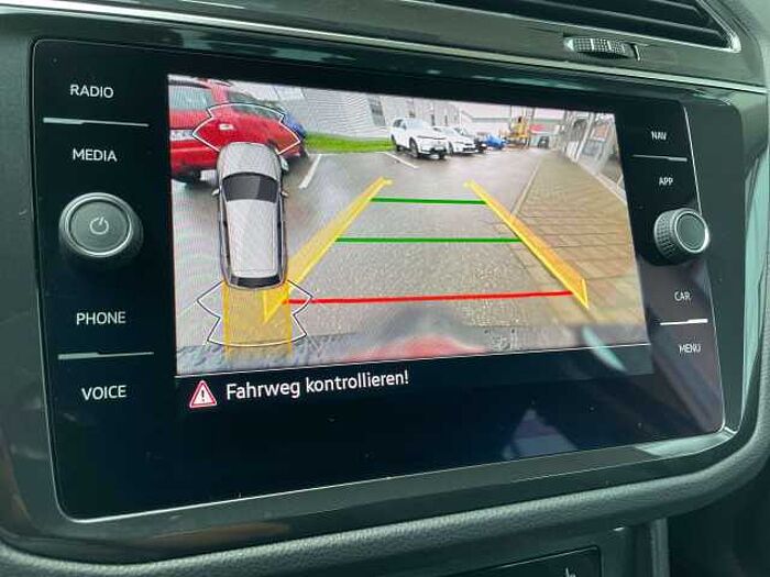 Volkswagen Tiguan Tiguan Diesel 2.0 TDI SCR DSG Life * AHK *