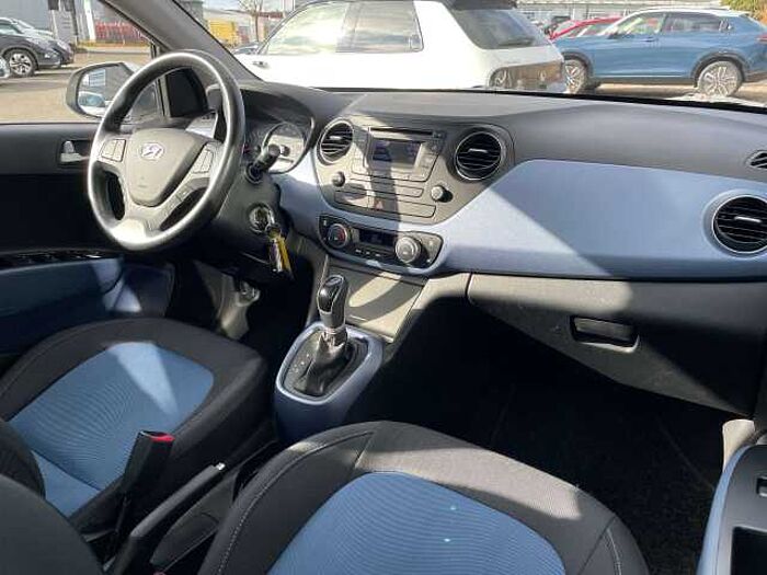 Hyundai i10 i10 1.2 Automatik Passion Plus * 8-fach bereift *