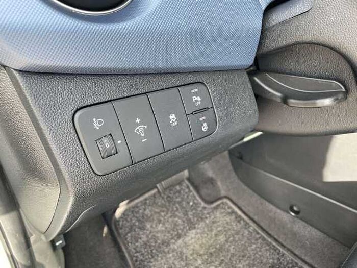 Hyundai i10 i10 1.2 Automatik Passion Plus * 8-fach bereift *