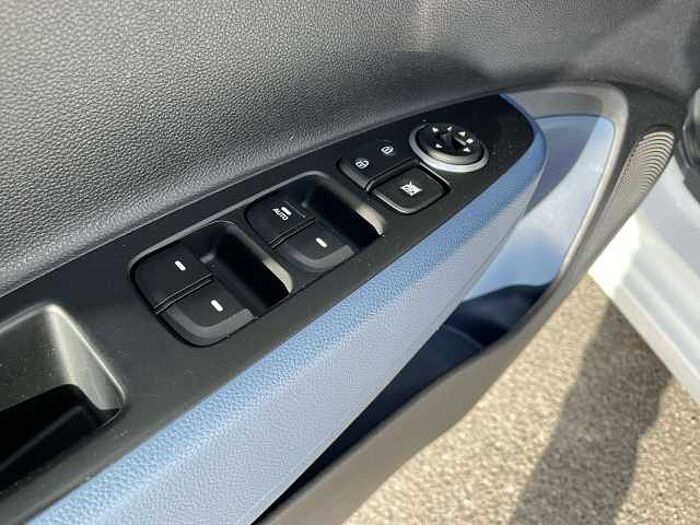 Hyundai i10 i10 1.2 Automatik Passion Plus * 8-fach bereift *