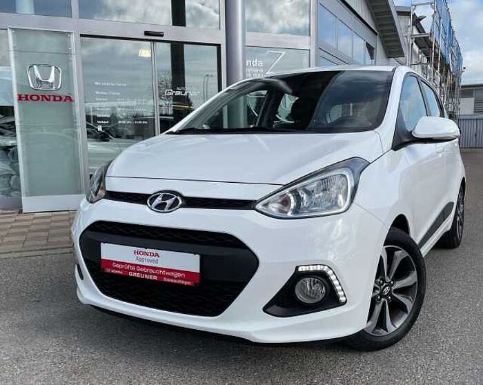 Hyundai i10 i10 1.2 Automatik Passion Plus * 8-fach bereift *