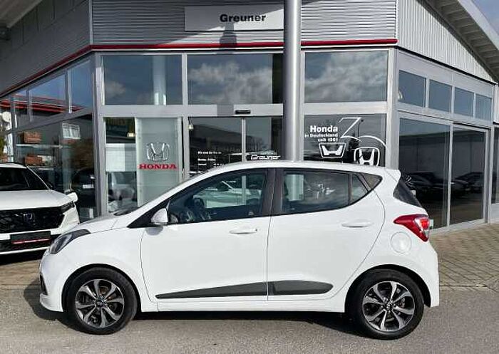 Hyundai i10 i10 1.2 Automatik Passion Plus * 8-fach bereift *