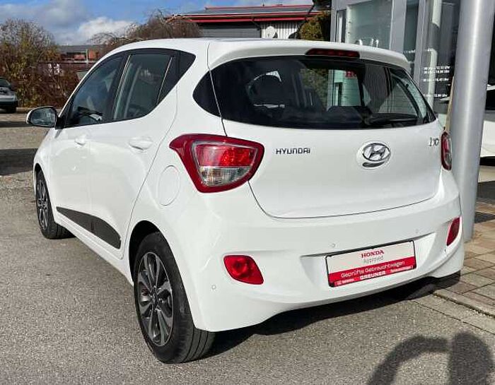 Hyundai i10 i10 1.2 Automatik Passion Plus * 8-fach bereift *