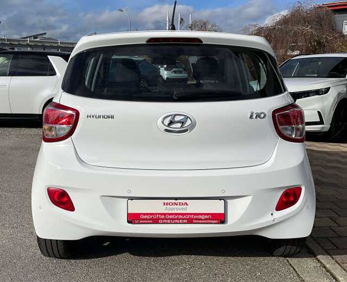 Hyundai i10 i10 1.2 Automatik Passion Plus * 8-fach bereift *