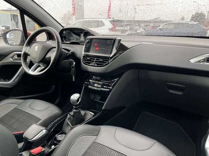 Peugeot 2008 2008 PureTech 130 GPF Stop