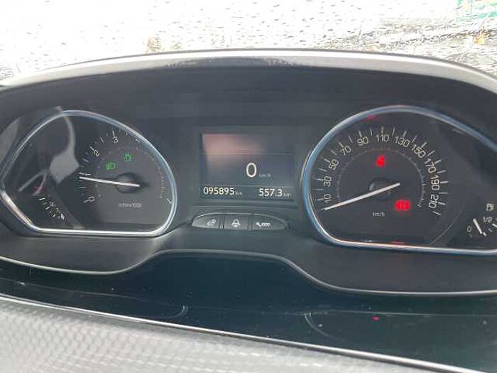 Peugeot 2008 2008 PureTech 130 GPF Stop