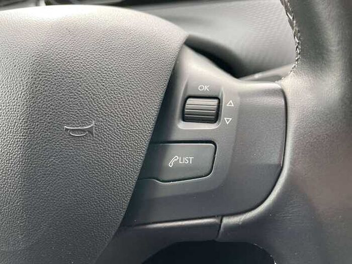 Peugeot 2008 2008 PureTech 130 GPF Stop