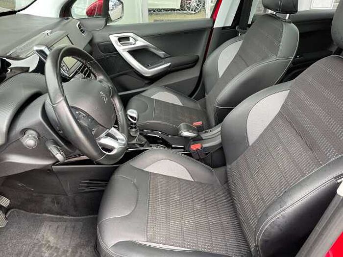 Peugeot 2008 2008 PureTech 130 GPF Stop