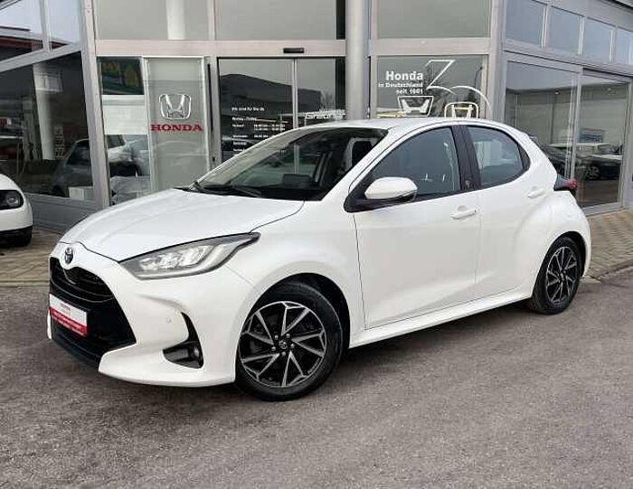 Toyota Yaris Yaris Hybrid 5-Türer 1.5 VVT-i Team Deutschland