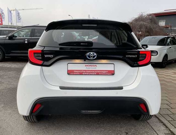 Toyota Yaris Yaris Hybrid 5-Türer 1.5 VVT-i Team Deutschland