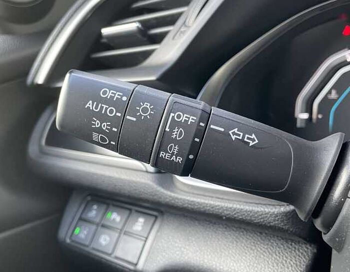 Honda Civic Civic 1.0 i-VTEC Turbo CVT Elegance * 19 Zoll *