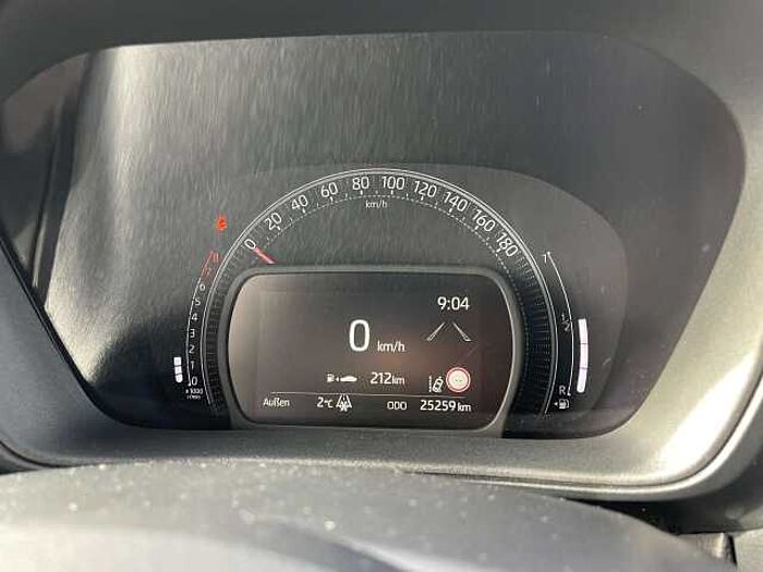 Toyota Aygo X Aygo X Play * 8fach bereift * scheckheftgepflegt *