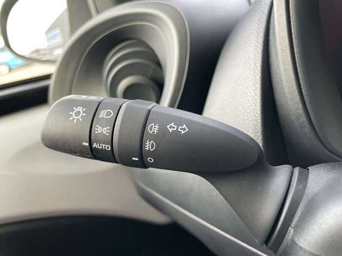 Toyota Aygo X Aygo X Play * 8fach bereift * scheckheftgepflegt *