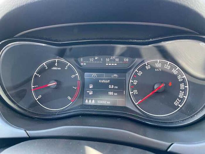 Opel Corsa Corsa 5-Türer 1.4 On * 8-fach bereift *