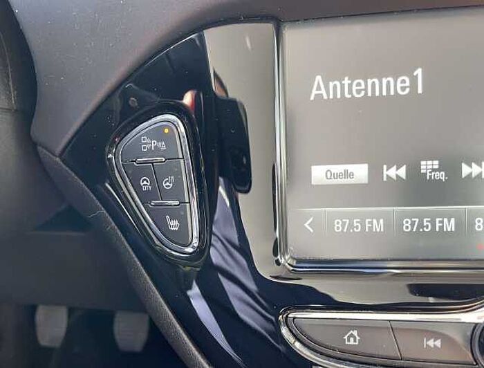 Opel Corsa Corsa 5-Türer 1.4 On * 8-fach bereift *