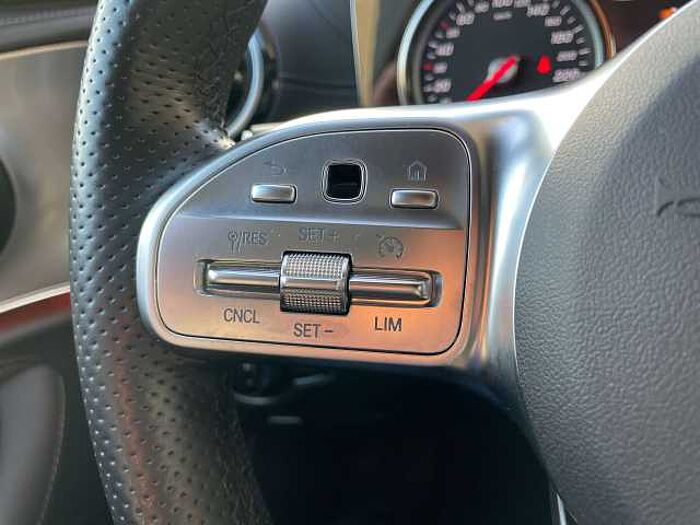 Mercedes-Benz E 300 E-Klasse T-Modell T 9G-TRONIC AMG Line * 1. Hand *