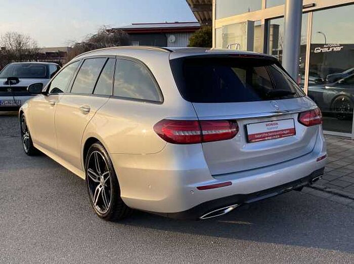 Mercedes-Benz E 300 E-Klasse T-Modell T 9G-TRONIC AMG Line * 1. Hand *