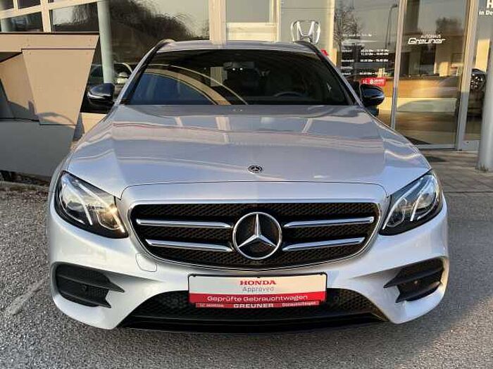 Mercedes-Benz E 300 E-Klasse T-Modell T 9G-TRONIC AMG Line * 1. Hand *