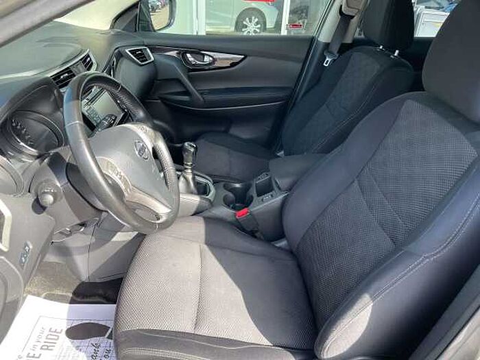 Nissan Qashqai Qashqai 1.2 DIG-T ACENTA * 8-fach bereift *