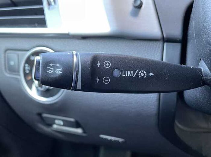 Mercedes-Benz GLE 400 4Matic 9G-TRONIC AMG Line * Night Paket * AHK *