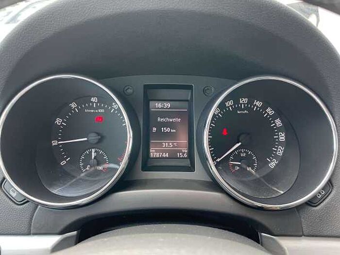 SKODA Yeti Yeti Outdoor 1.4 TSI Ambition * 1. Hand *