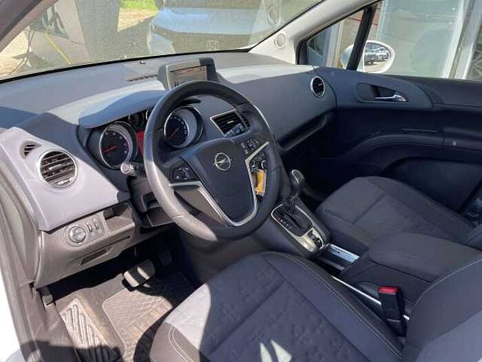 Opel Meriva Meriva 1.4 Automatik Innovation * 8-fach bereift *