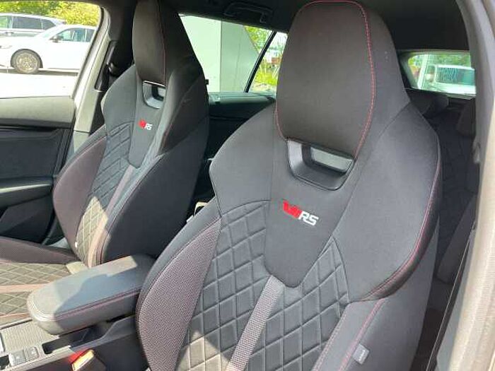 SKODA Octavia Octavia Combi Diesel IV 2.0 TDI DSG RS * AHK * Head Up *