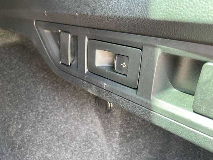 SKODA Octavia Octavia Combi Diesel IV 2.0 TDI DSG RS * AHK * Head Up *