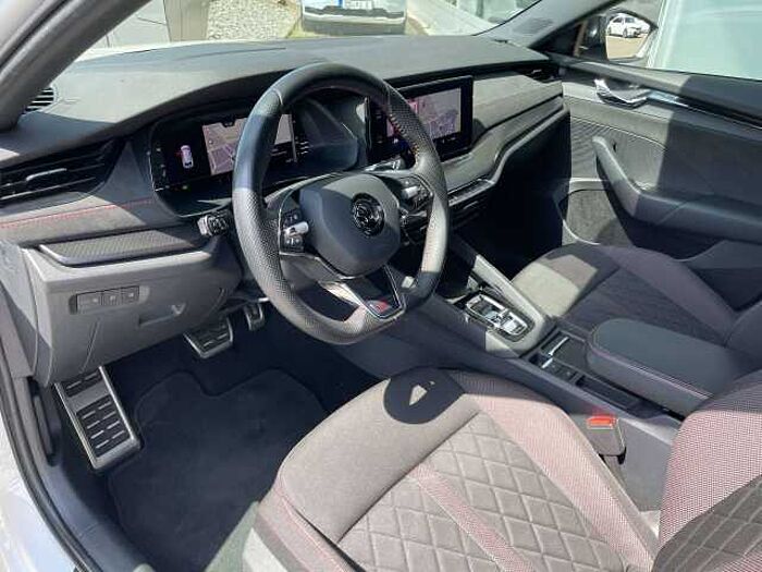 SKODA Octavia Octavia Combi Diesel IV 2.0 TDI DSG RS * AHK * Head Up *