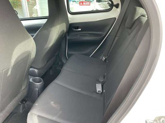 Toyota Aygo X Aygo X Play * 8fach bereift * scheckheftgepflegt *