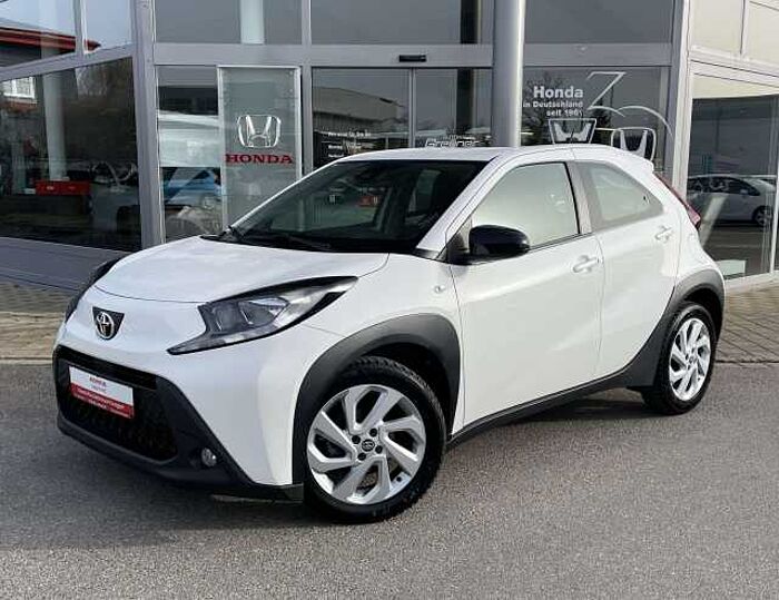 Toyota Aygo X Aygo X Play * 8fach bereift * scheckheftgepflegt *