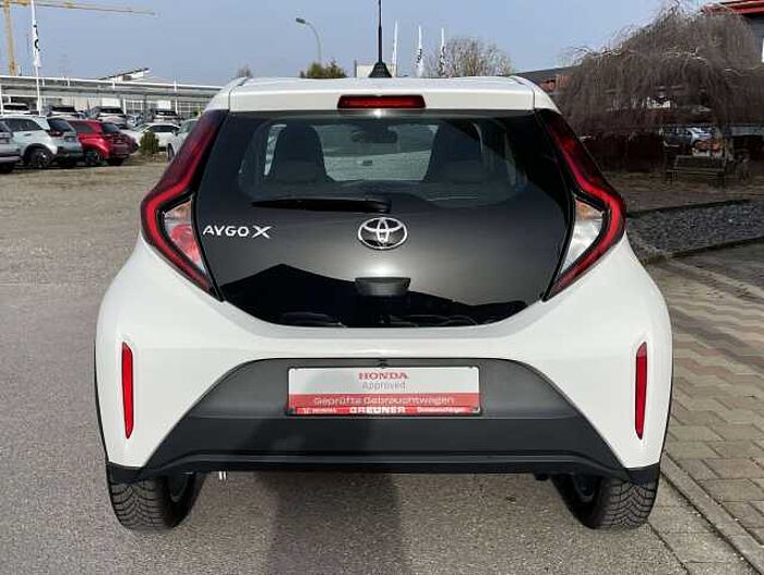 Toyota Aygo X Aygo X Play * 8fach bereift * scheckheftgepflegt *