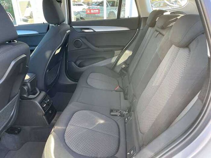 BMW X1 X1 xDrive20i Aut. Advantage * AHK * 1. Hand *