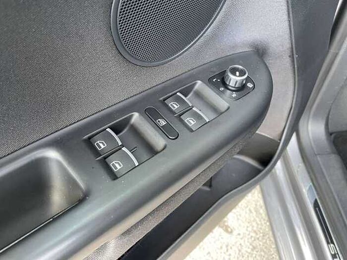 Volkswagen Golf Plus Golf VI Plus 1.2 TSI Style * 8-fach bereift * scheckheftgepflegt *